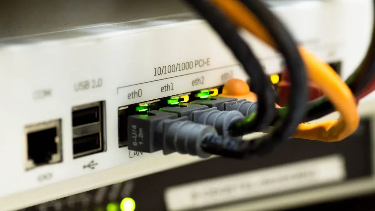 Cara memilih UPS untuk komputer dan router rumah